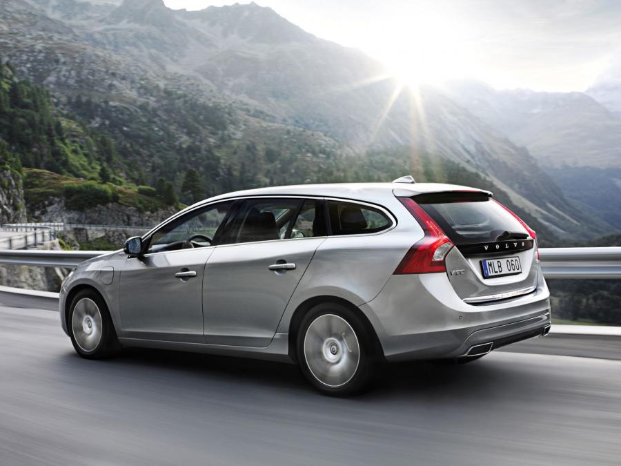  Volvo V60 Plug-in Hybrid 2011 года  (фото 43 из 68)
